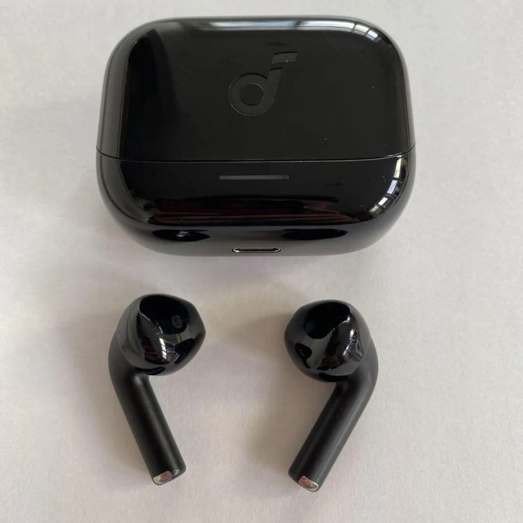 هدفون بلوتوثی انکر مدل Soundcore K20i با نویز کنسلینگ میکروفون (ENC)، درگاه شارژ USB Type-C، دارای کنترل لمسی، مقاوم در برابر پاشش آب با استاندارد